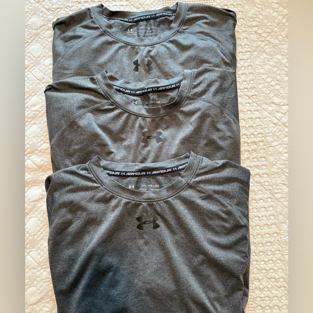 Under Armour Men’s Gray Compression Heat Gear Performance Tees (set of 3)